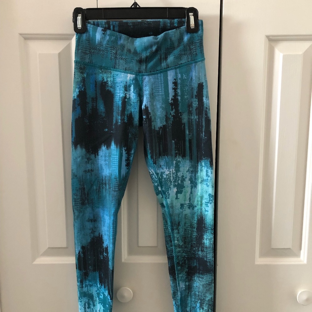 Alo Yoga Abstract Print Leggings, Size XXS